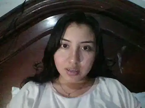Snapshot of _Romilly_ chatting on 01-15-26, 04:06 Romilly online show from 01-15-26, 04:06