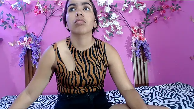 skinnysofia18 online show from 06-03-26, 02:08
