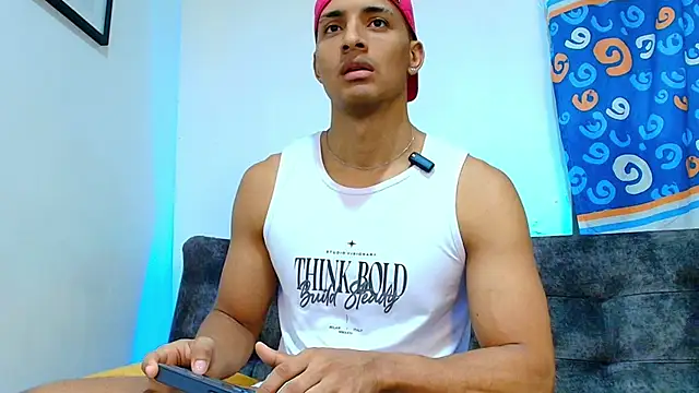 Snapshot of Smith_Fitness chatting on 06-19-26, 12:53 Smith Fitness online show from 06-19-26, 12:53