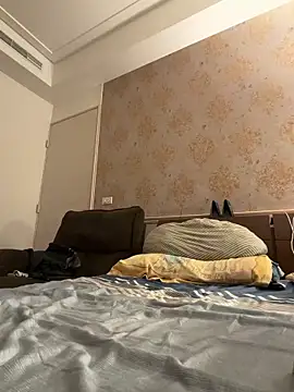 Snapshot of kaikai1335 chatting on 12-22-25, 02:58 kaikai1335 online show from 12-22-25, 02:58