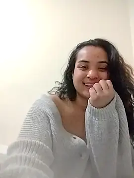 Snapshot of SoakedUpKitty- chatting on 12-14-25, 10:31 SoakedUpKitty- online show from 12-14-25, 10:31