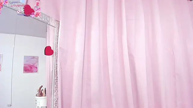 Snapshot of MarianRosse chatting on 06-11-26, 12:32 MarianRosse online show from 06-11-26, 12:32