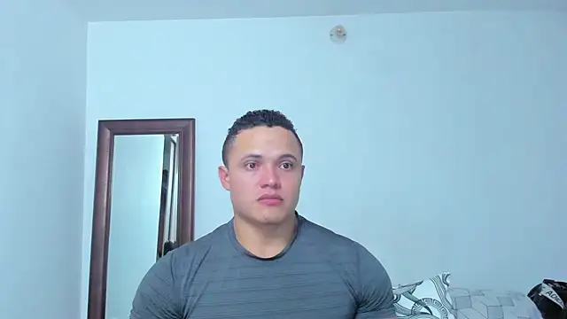 Snapshot of KingLevi01 chatting on 03-11-26, 01:22 KingLevi01 online show from 03-11-26, 01:22