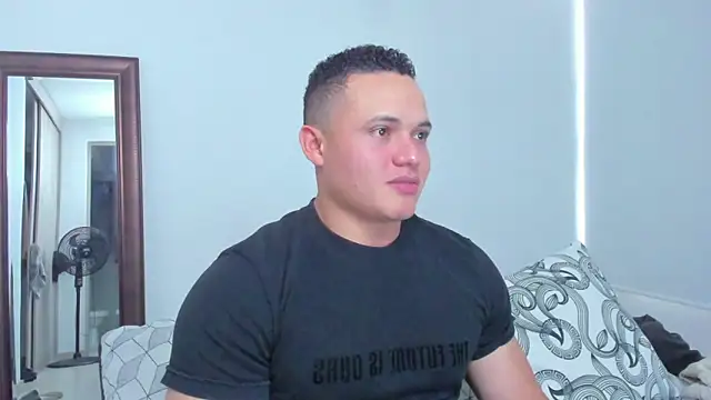 Snapshot of KingLevi01 chatting on 03-21-26, 10:13 KingLevi01 online show from 03-21-26, 10:13