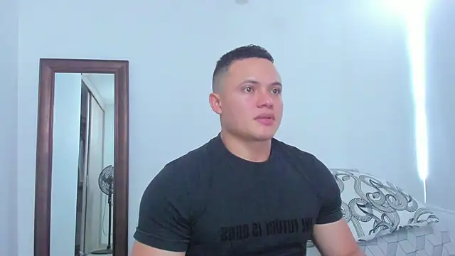 Snapshot of KingLevi01 chatting on 03-31-26, 07:25 KingLevi01 online show from 03-31-26, 07:25