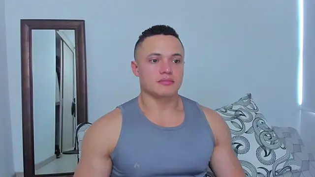 Snapshot of KingLevi01 chatting on 04-09-26, 10:15 KingLevi01 online show from 04-09-26, 10:15