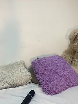 Charlottediolet online show from 04-12-26, 03:00