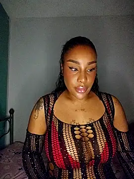 Snapshot of Queen_Amara chatting on 03-05-26, 03:57 Queen Amara online show from 03-05-26, 03:57