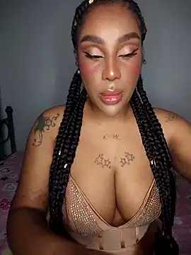 Snapshot of Queen_Amara chatting on 04-15-26, 03:57 Queen Amara online show from 04-15-26, 03:57