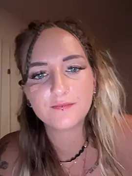 Snapshot of Lyra_XX chatting on 07-05-26, 10:06 Lyra XX online show from 07-05-26, 10:06