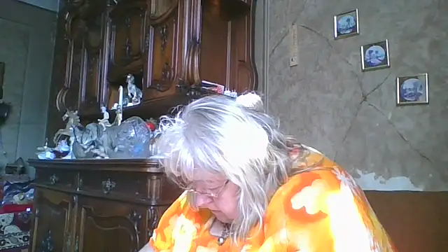 Snapshot of Lala-Love56 chatting on 06-11-26, 05:49 Lala-Love56 online show from 06-11-26, 05:49