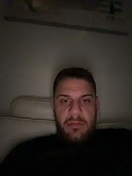 Snapshot of Fabiowe@xh chatting on 10-27-25, 01:09 Fabiowexh online show from 10-27-25, 01:09