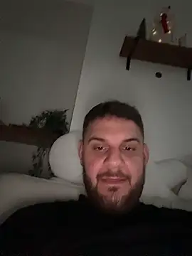 Snapshot of Fabiowe@xh chatting on 12-15-25, 02:21 Fabiowexh online show from 12-15-25, 02:21