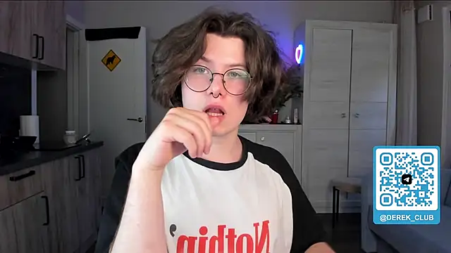Derek Shameless online show from 06-07-26, 07:39