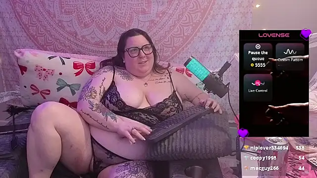 brookenicole3003 online show from 05-06-26, 06:46
