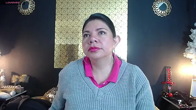 Snapshot of kinky_momm chatting on 03-13-26, 02:12 kinky momm online show from 03-13-26, 02:12