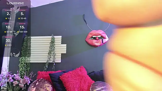 kinky momm online show from 06-15-26, 04:53