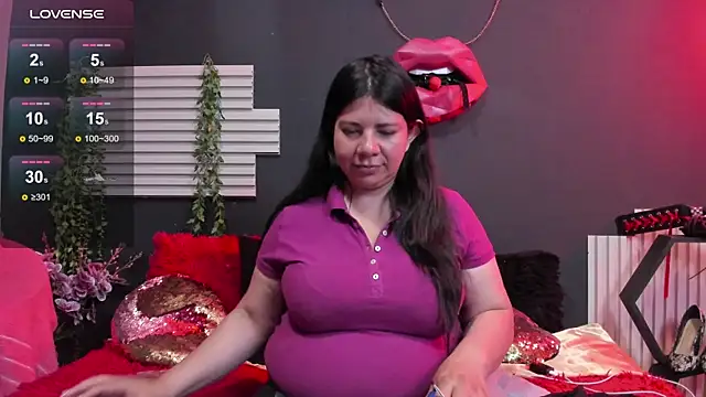 kinky momm online show from 06-18-26, 01:15