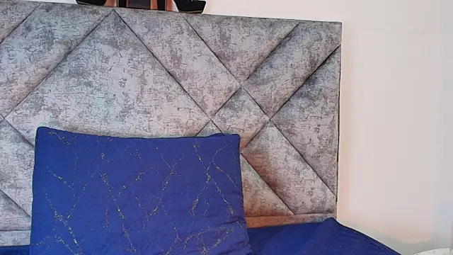 Shantey Laurent online show from 11-12-25, 02:39