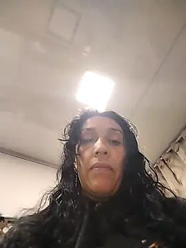 Shantey Laurent online show from 12-16-25, 01:49