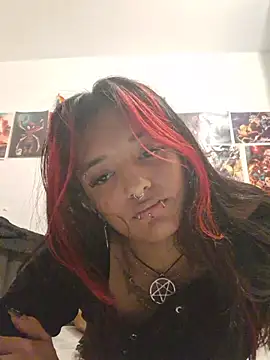 carolinerue online show from 05-31-26, 03:58