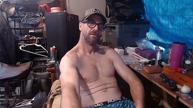 Snapshot of PeterHanglin chatting on 03-19-26, 08:35 PeterHanglin online show from 03-19-26, 08:35