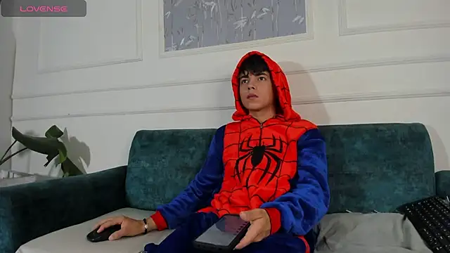 Snapshot of Andree_Kamado chatting on 09-29-25, 12:10 Andree Kamado online show from 09-29-25, 12:10