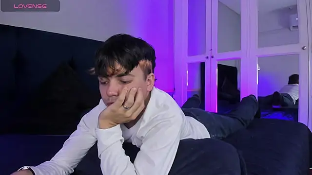 Snapshot of Andree_Kamado chatting on 10-02-25, 12:01 Andree Kamado online show from 10-02-25, 12:01