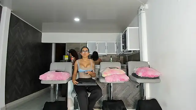 Snapshot of Melissa_tylor69 chatting on 05-02-26, 03:22 Melissa tylor69 online show from 05-02-26, 03:22