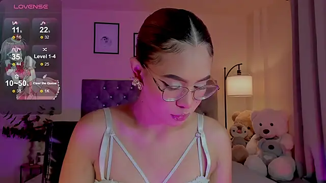 Snapshot of OxanaFedorova1- chatting on 04-01-26, 09:34 OxanaFedorova1- online show from 04-01-26, 09:34