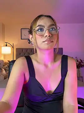 Snapshot of OxanaFedorova1- chatting on 04-11-26, 08:35 OxanaFedorova1- online show from 04-11-26, 08:35