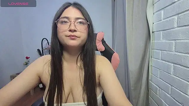 valentinauwu online show from 03-27-26, 02:28