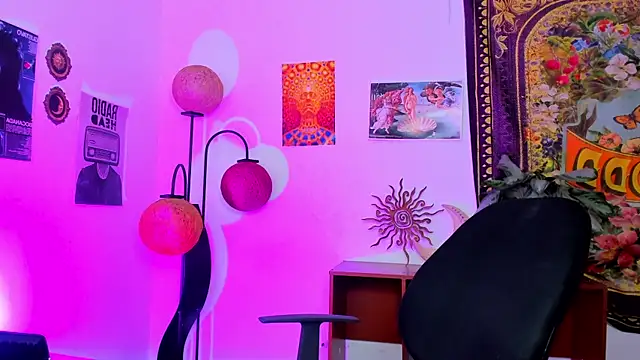 Raven luv online show from 04-01-26, 02:34