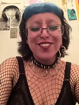 Snapshot of kinkydolly666 chatting on 09-15-25, 11:38 kinkydolly666 online show from 09-15-25, 11:38