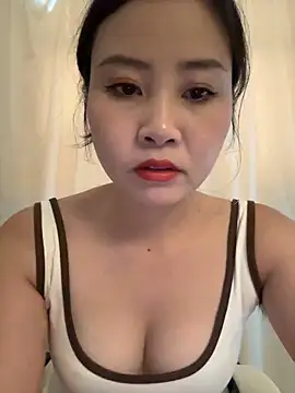 wly2028 online show from 10-04-25, 04:54