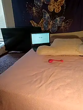 LuvTune online show from 04-12-26, 04:56