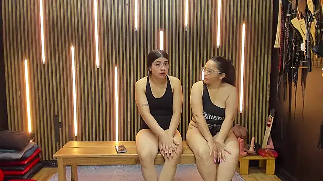 Snapshot of VantablackBDSMShow_ chatting on 04-13-26, 07:08 VantablackBDSMShow online show from 04-13-26, 07:08