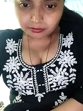 Snapshot of Hot-Pooja25 chatting on 02-06-26, 06:22 Hot-Pooja25 online show from 02-06-26, 06:22