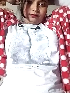 Snapshot of Hot-Pooja25 chatting on 02-08-26, 12:58 Hot-Pooja25 online show from 02-08-26, 12:58