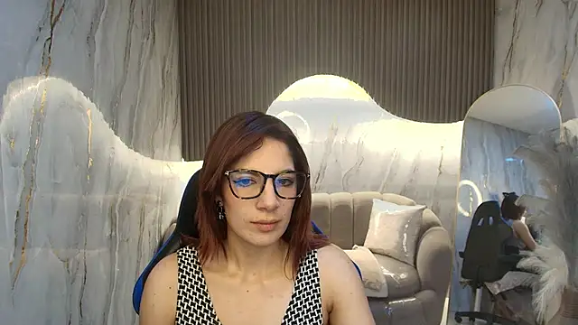 nadia r  online show from 07-11-26, 07:38