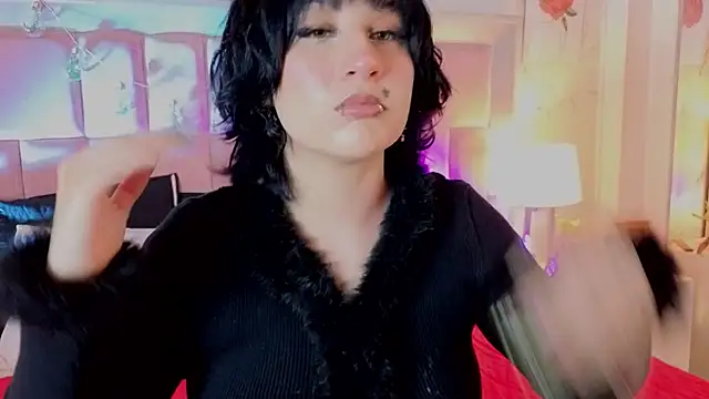 Snapshot of RobinBennett chatting on 04-30-26, 12:44 RobinBennett online show from 04-30-26, 12:44