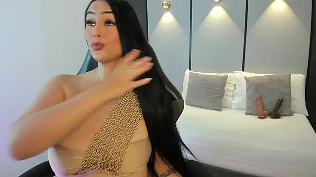 Snapshot of ashly_moonn chatting on 06-11-26, 12:58 ashly moonn online show from 06-11-26, 12:58