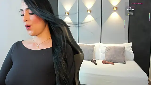 Snapshot of ashly_moonn chatting on 06-25-26, 12:31 ashly moonn online show from 06-25-26, 12:31
