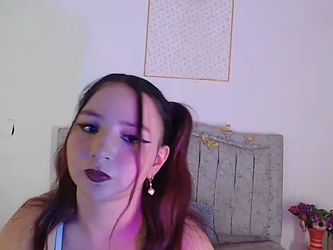 Mia2xsmith online show from 05-25-26, 04:18