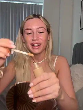 Snapshot of SexySaraxxoo chatting on 02-10-26, 11:25 SexySaraxxoo online show from 02-10-26, 11:25