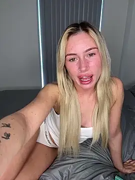 Snapshot of SexySaraxxoo chatting on 03-15-26, 11:49 SexySaraxxoo online show from 03-15-26, 11:49