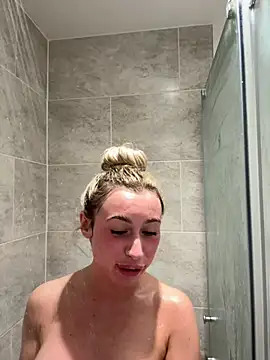 Snapshot of SexySaraxxoo chatting on 03-26-26, 09:31 SexySaraxxoo online show from 03-26-26, 09:31