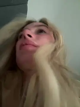 Snapshot of SexySaraxxoo chatting on 03-29-26, 01:44 SexySaraxxoo online show from 03-29-26, 01:44