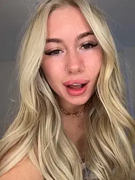 SexySaraxxoo online show from 04-30-26, 10:32