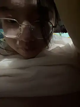 Snapshot of xxwang20 chatting on 02-17-26, 02:13 xxwang20 online show from 02-17-26, 02:13